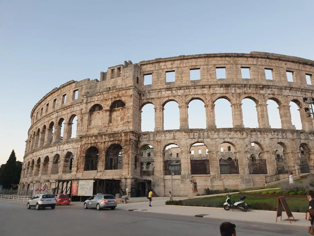 Apartment For Two Pula Croácia